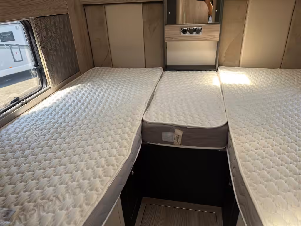 2024 Swift Escape 684 25071 24 Scaled
