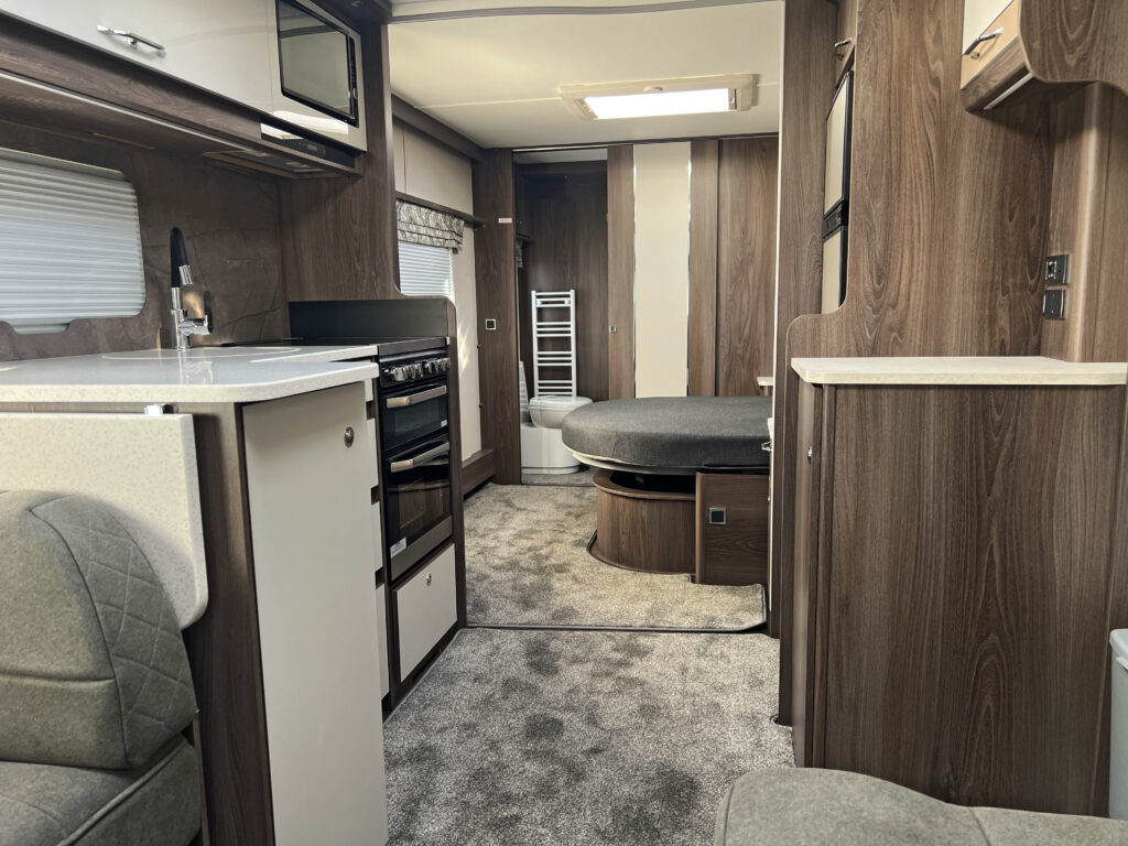2025 Coachman Laser 875 Xtra 6 Scaled