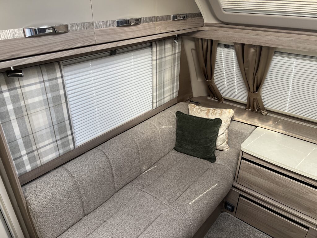 2025 Swift Challenger 560 SE 6 Scaled