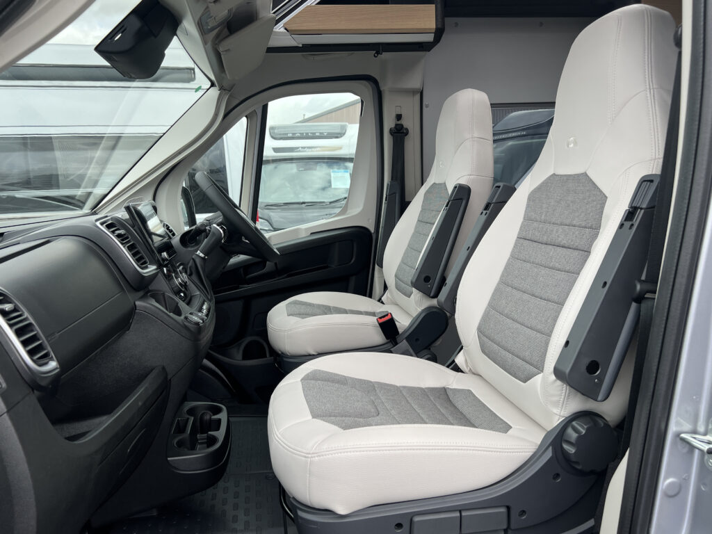 2027 Adria Twin Select 640 SGX 26 Scaled