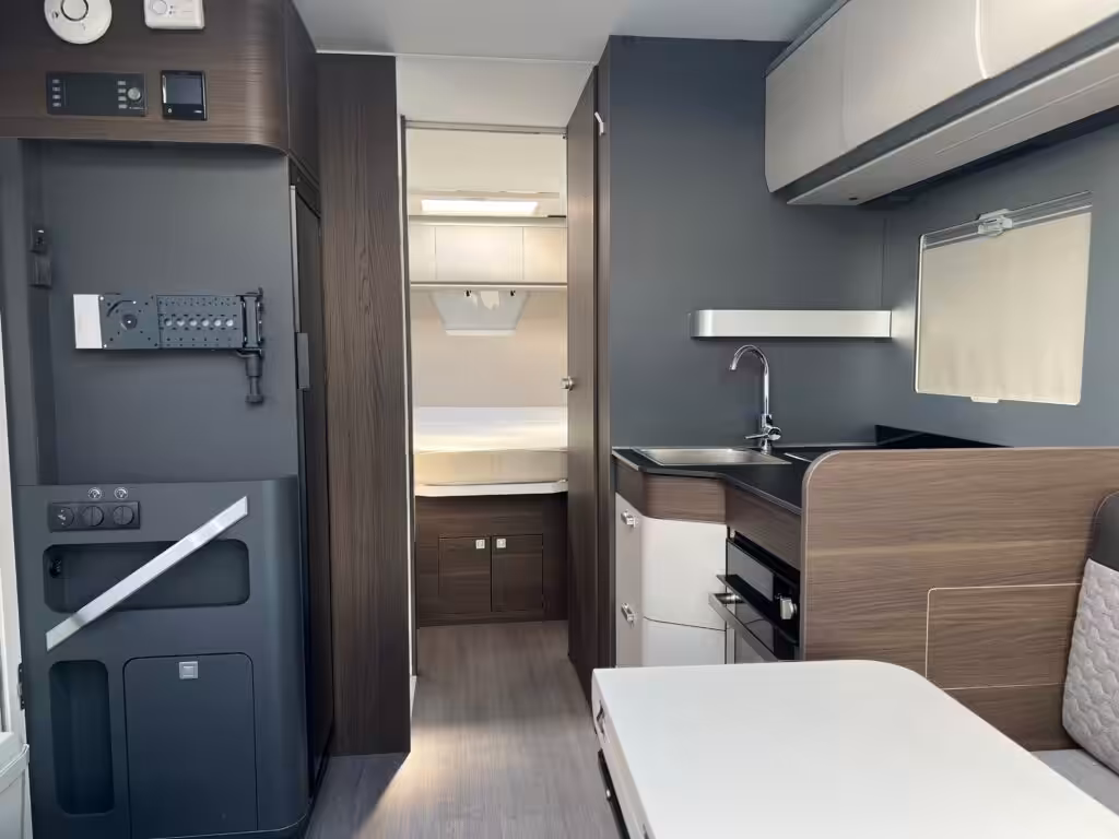 Adria Coral Supreme 670DC 2022 2 Scaled
