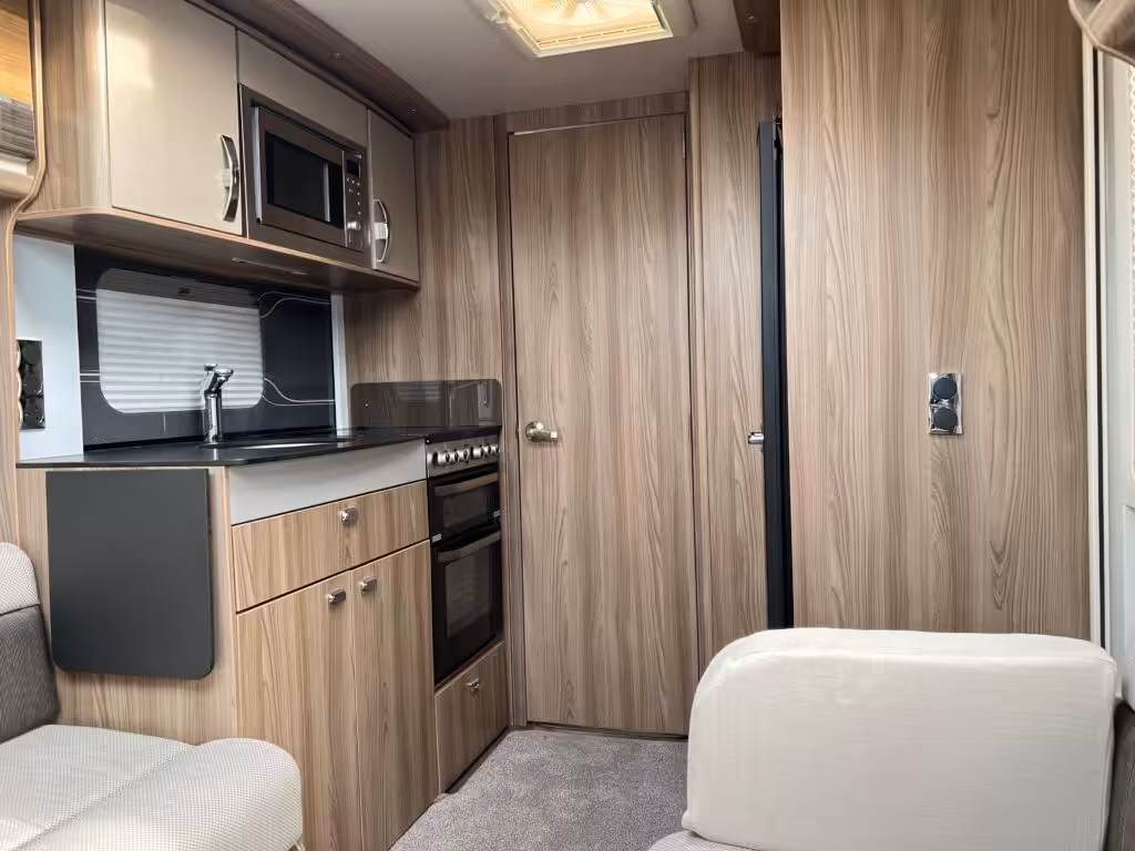 2016 Swift Conqueror 560 25466 6 Scaled