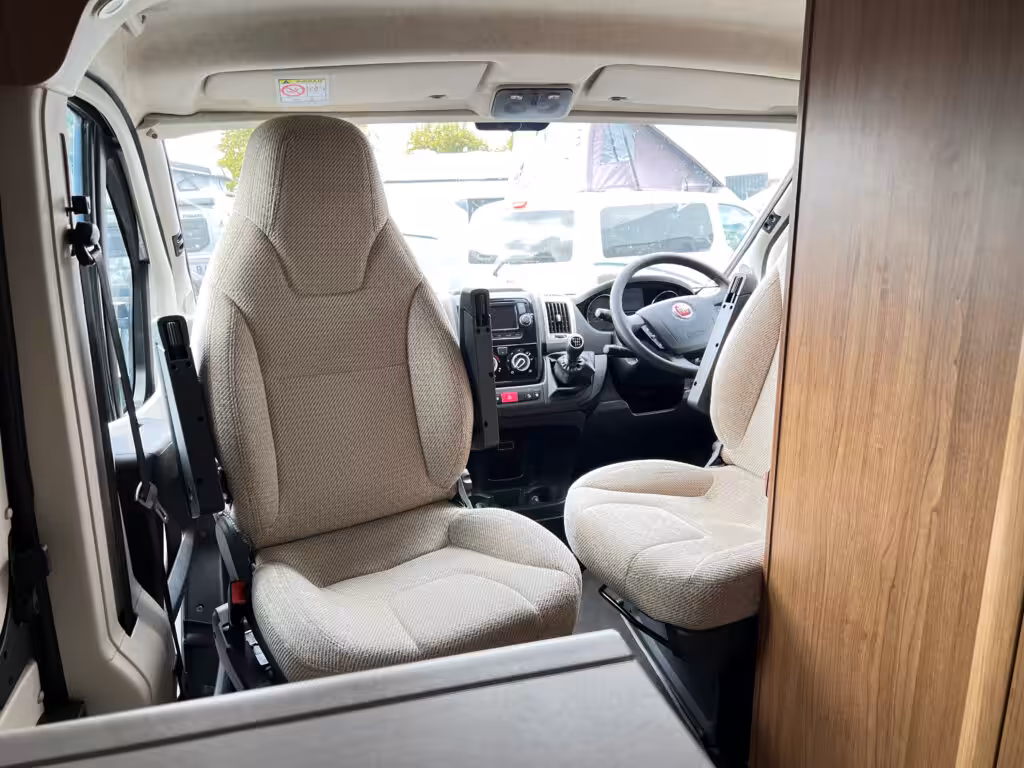 2017 Auto Trail V Line Sport 610 7 Scaled