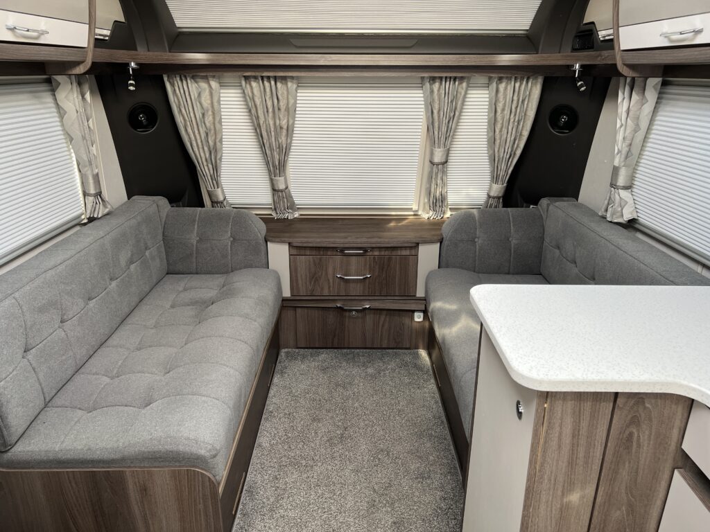 2023 Coachman Laser 870 J9d 5 Scaled