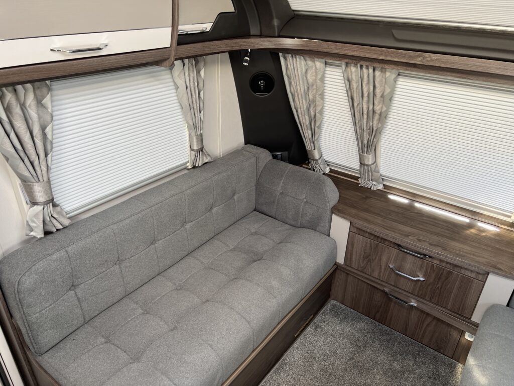 2023 Coachman Laser 870 J9d 7 Scaled
