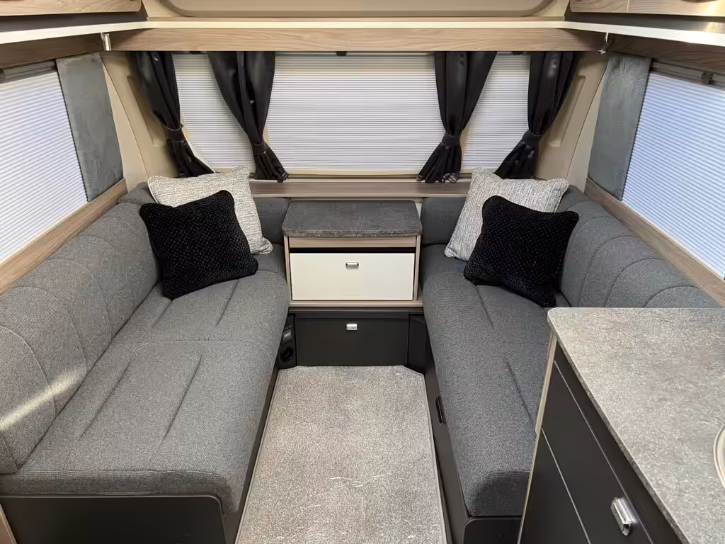 2027 Swift Challenger 580 NH 6 Scaled