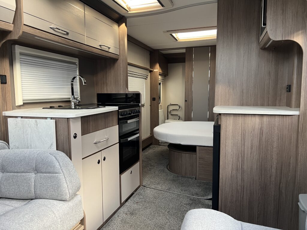 2023 Coachman Acadia 575 25714 2 Scaled