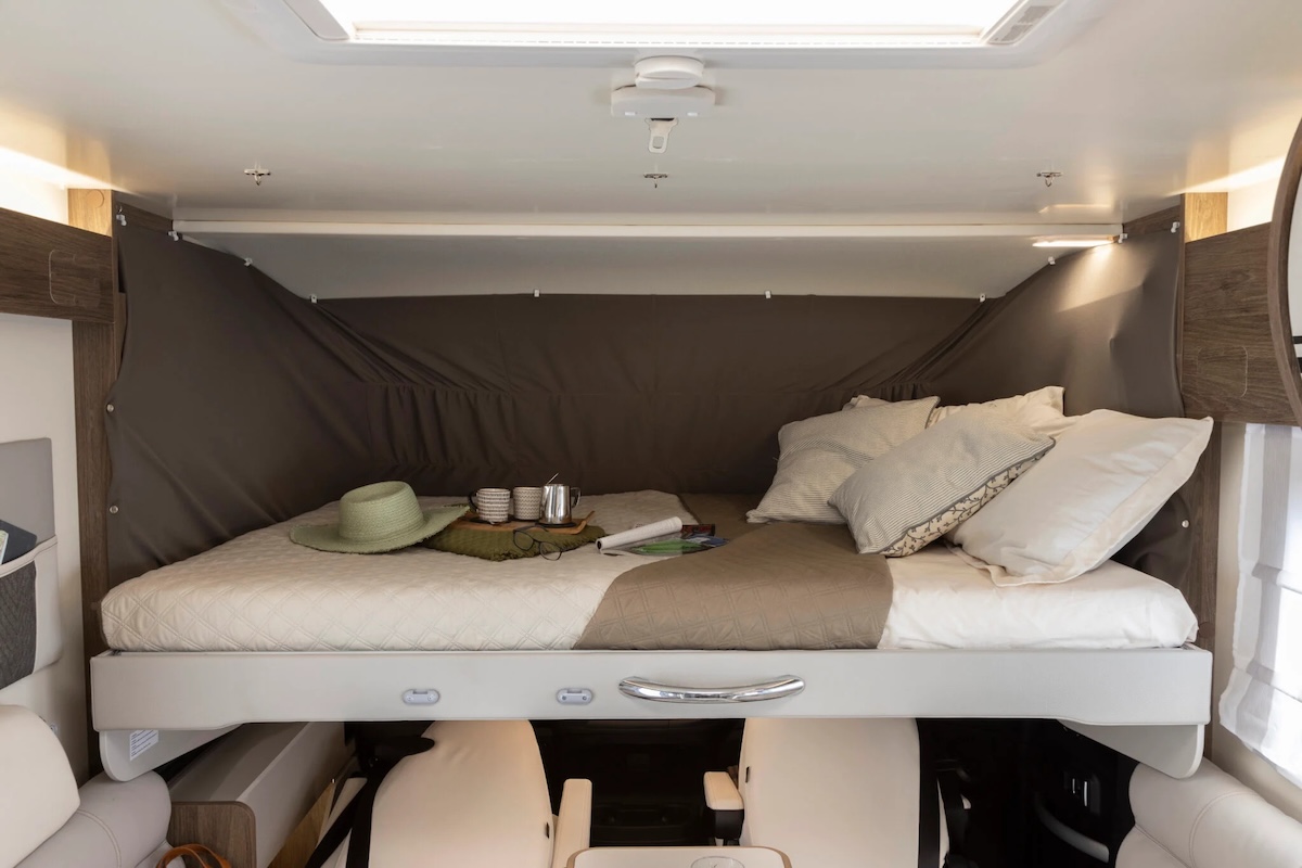 2027 Roller Team Pegaso 740 Drop Down Bed