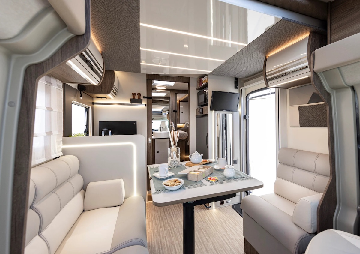 2027 Roller Team T Line Front Lounge Dinette To Back
