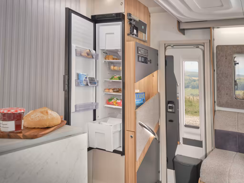 Adamo 69 4 Fridge And Entrance Way