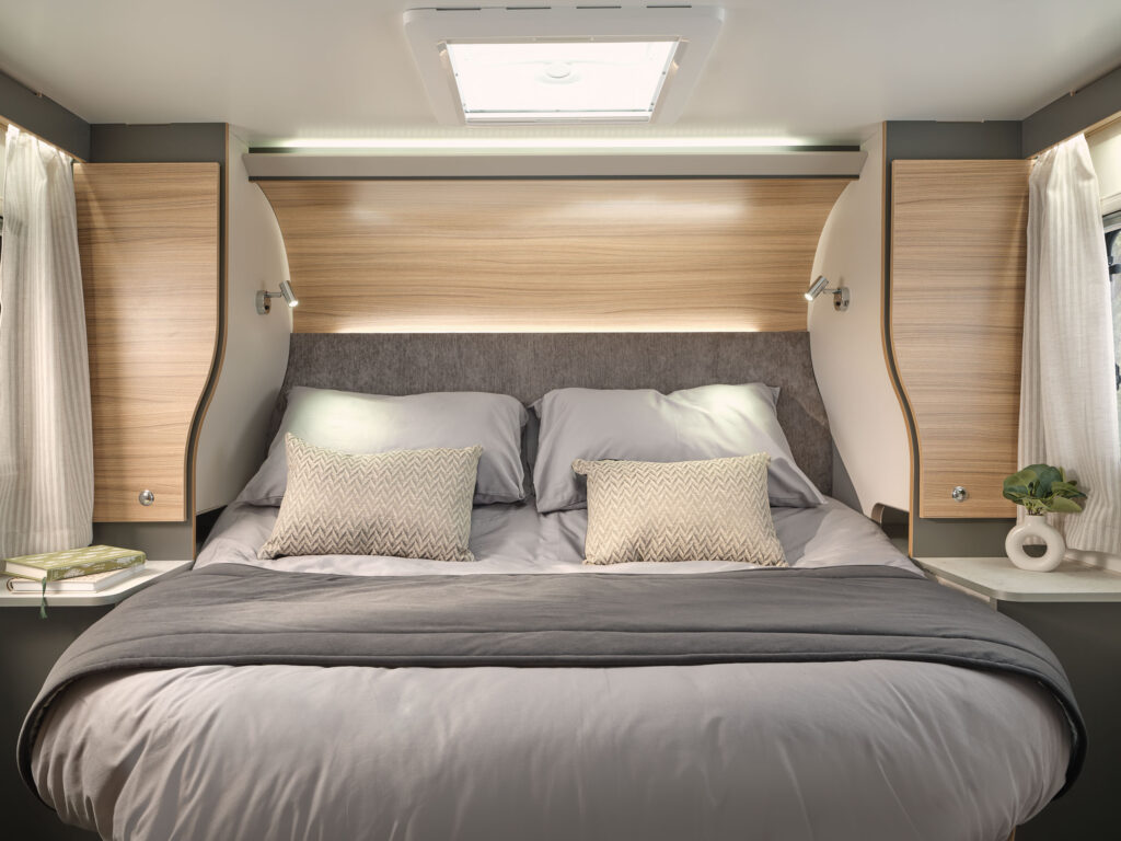 Adamo 75 4i Bed And Wardrobes