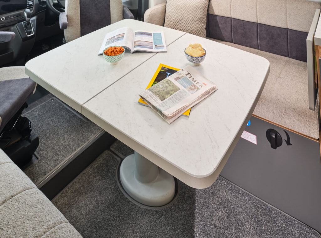 Adamo 75 4i Electrical Pedestal Table
