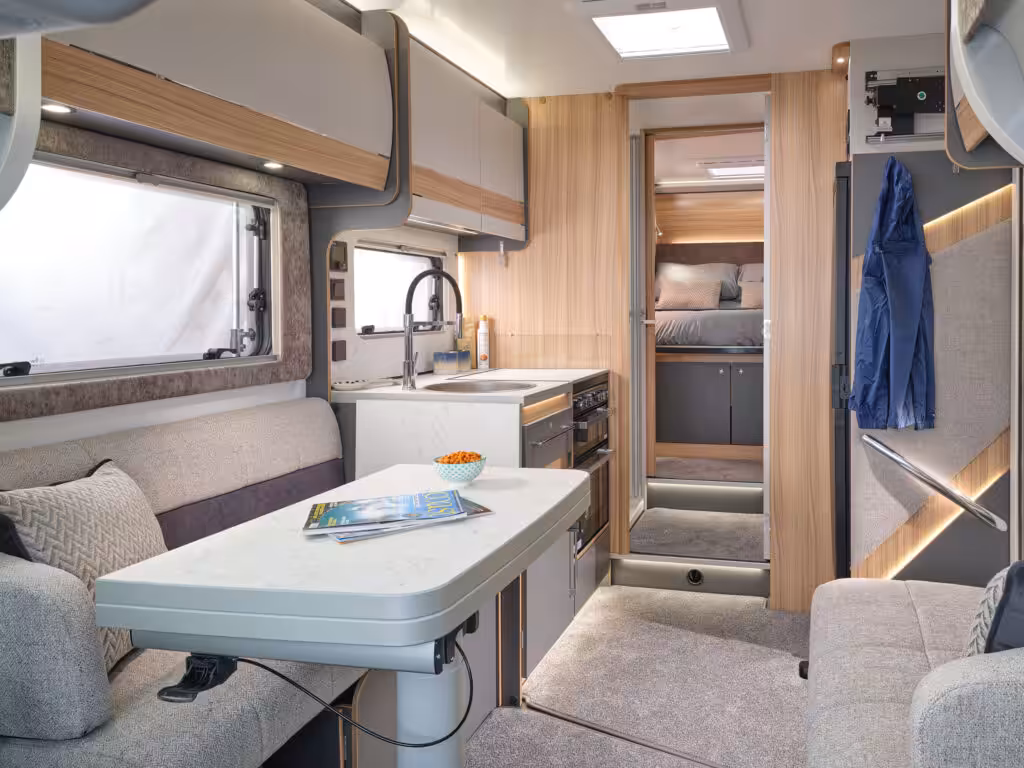 Adamo 75 4i Interior