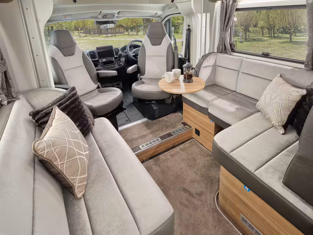 Front Lounge With 5 Travel Seats 