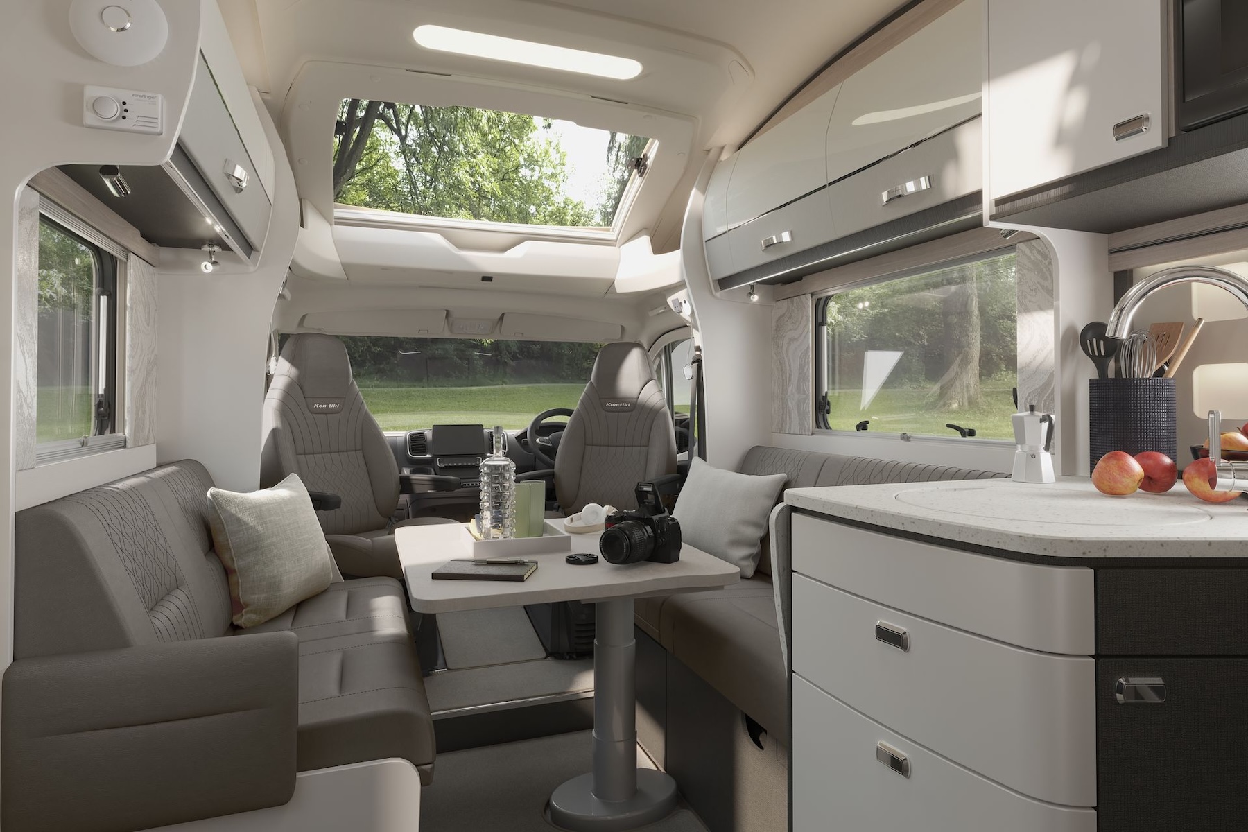 2026 Kontiki 784 Front Lounge 1920x1920 1