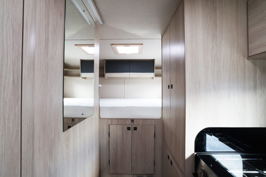 Imgi 5 C73 Interior 2