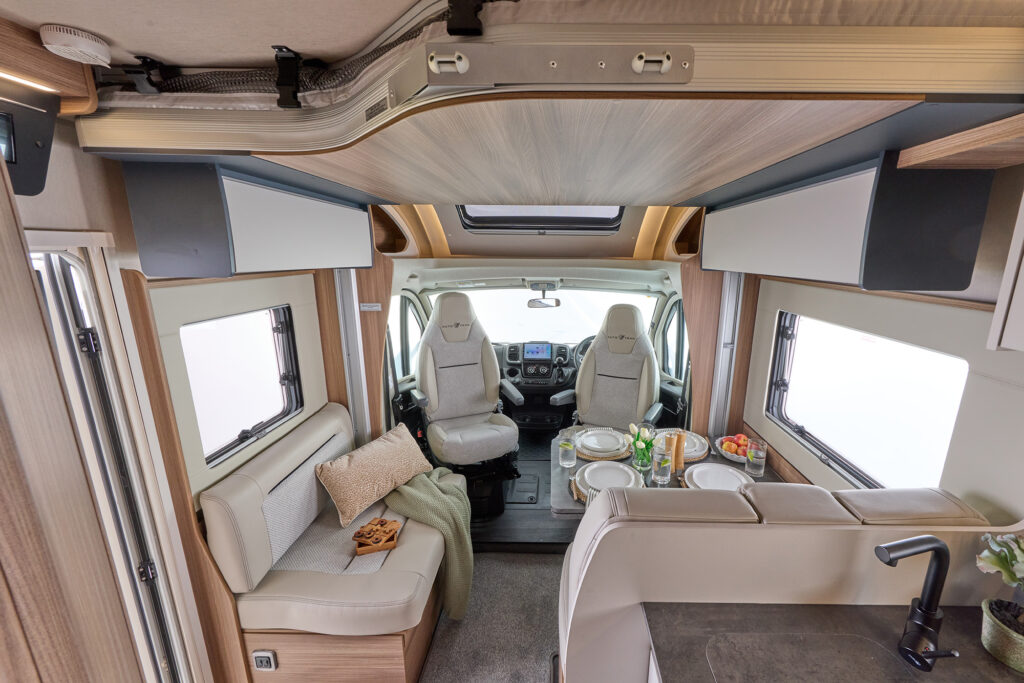 Imgi 8 Auto Trail0687