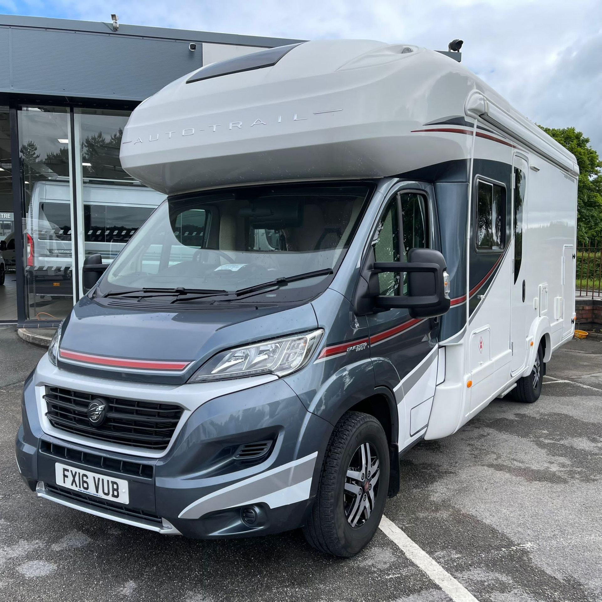 14181 604d6a79 Fa7a 4f15 9363 0413d86e0469