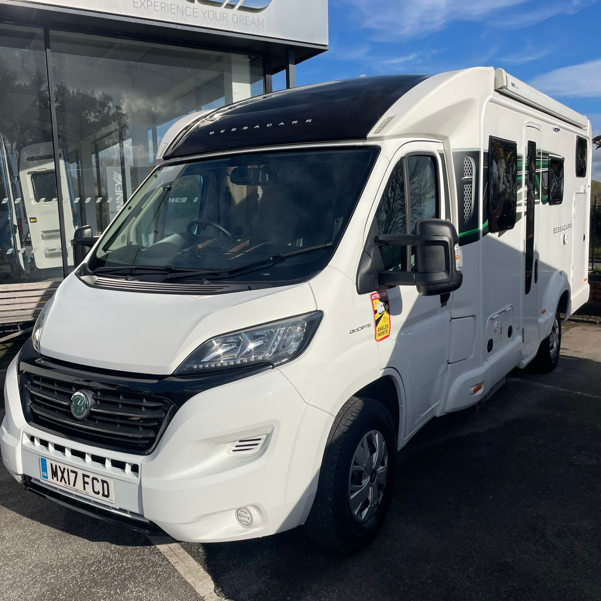 18095 41472225 2566 4e57 A5c3 F56060a52fd7