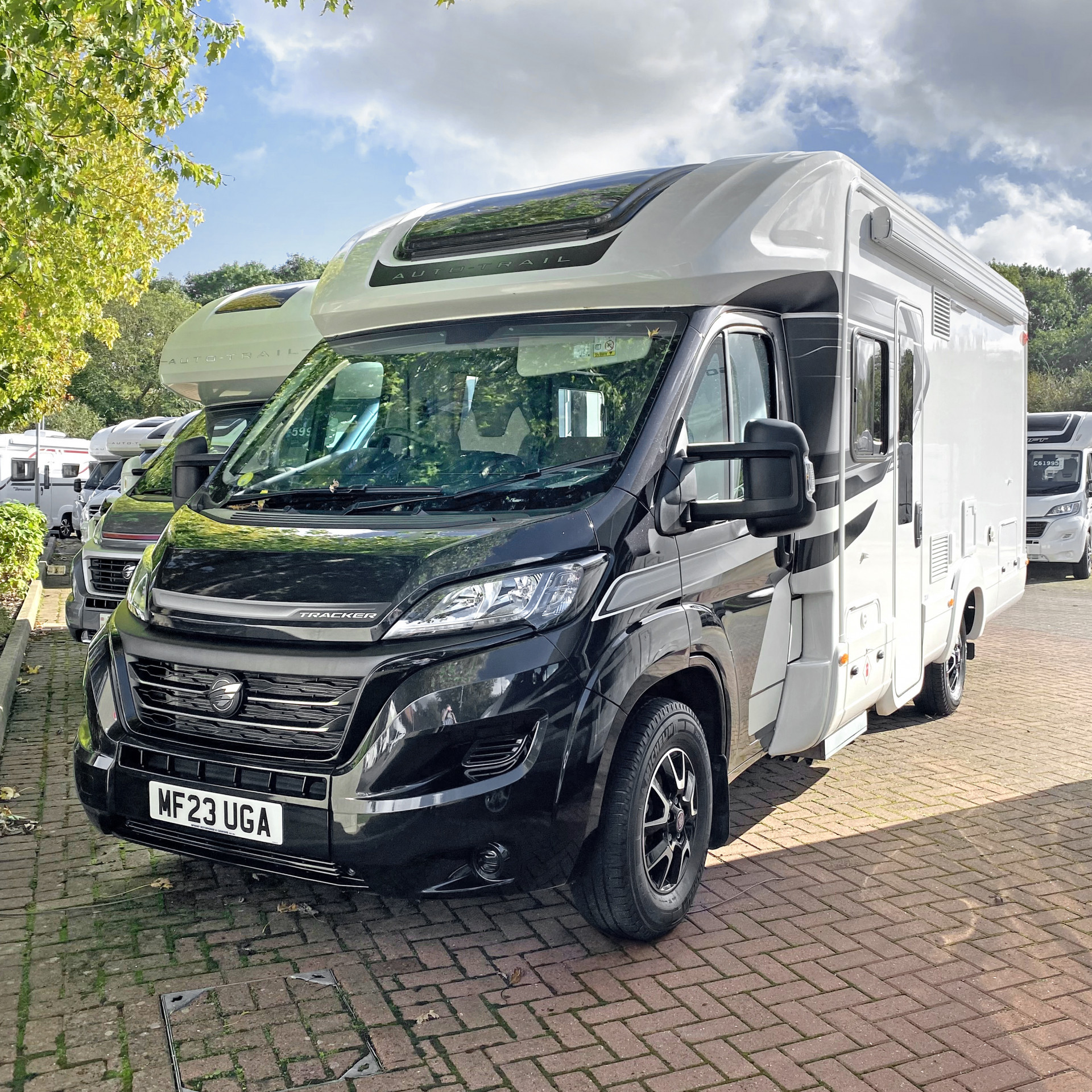 19588 19588 Auto Trail Tracker Rb 2023