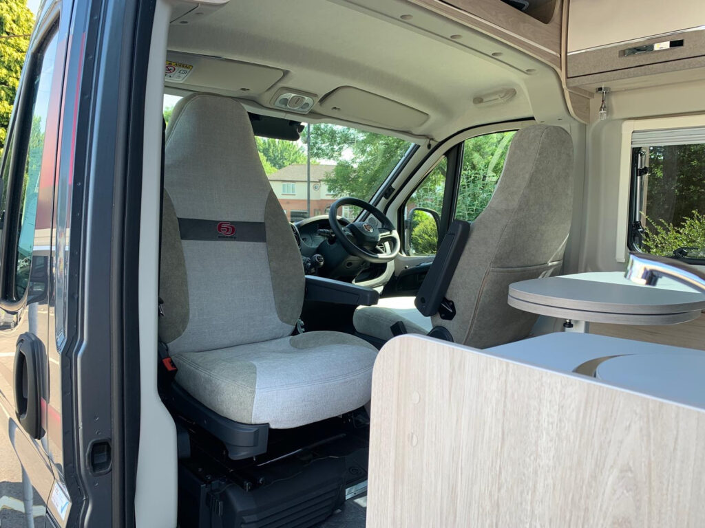 20121 685847dc 1f4c 432f 82ab 36b696fd0f02