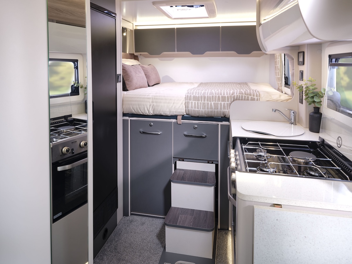 2026 Bailey Alora Traverse Bed And Kitchen Caption