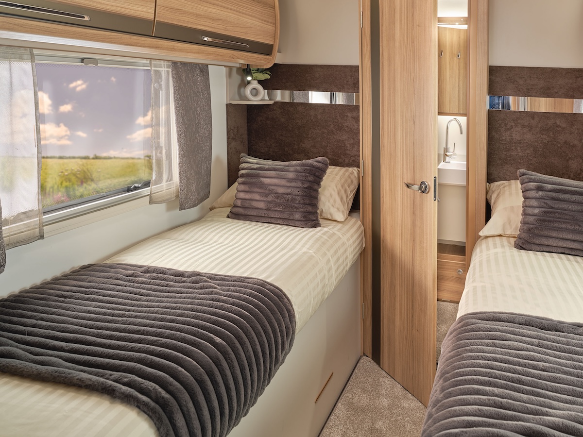 2026 Bailey Unicorn Deluxe Cadiz Twin Beds Caption