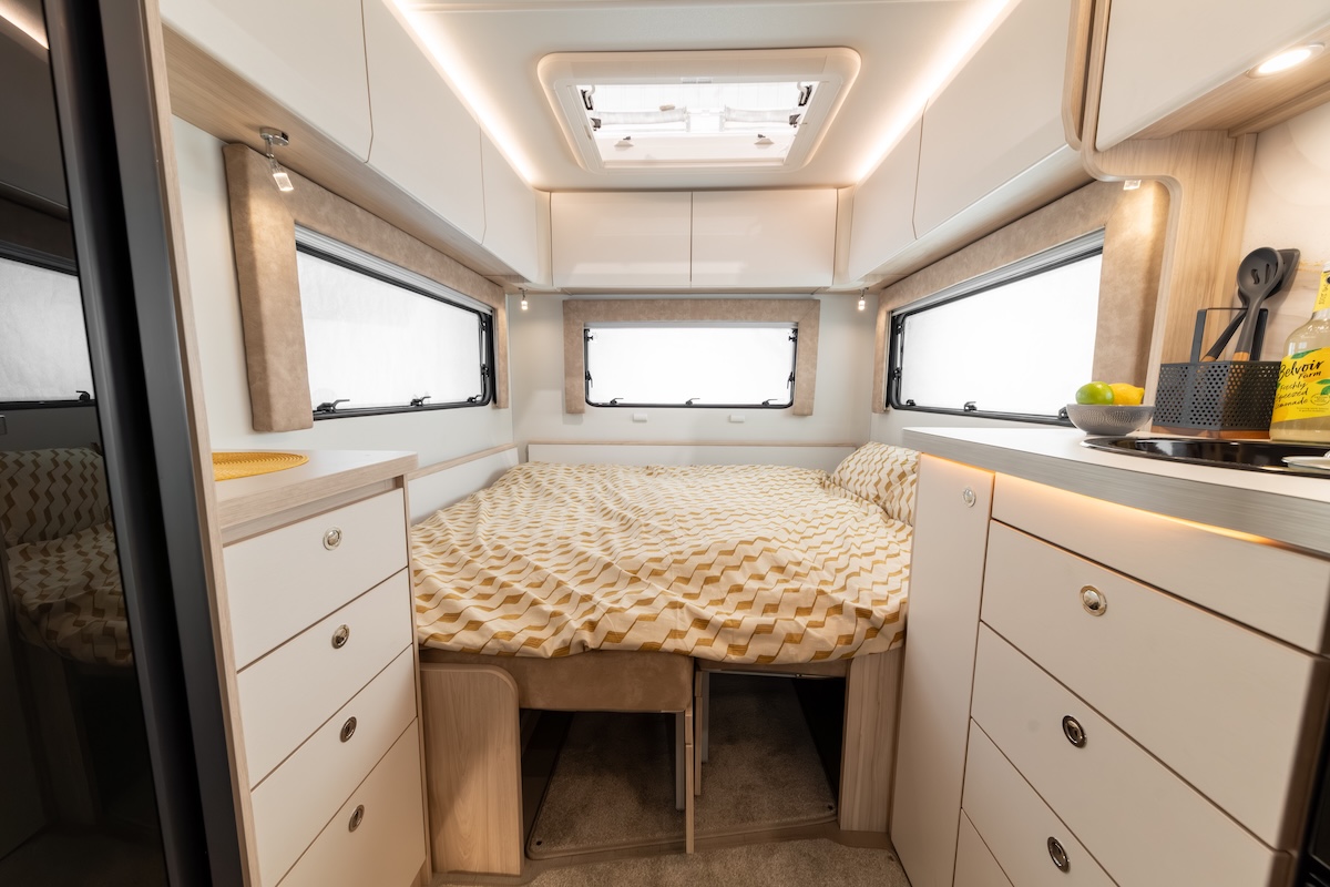 2026 Elddis Avalon 295 Transverse Bed