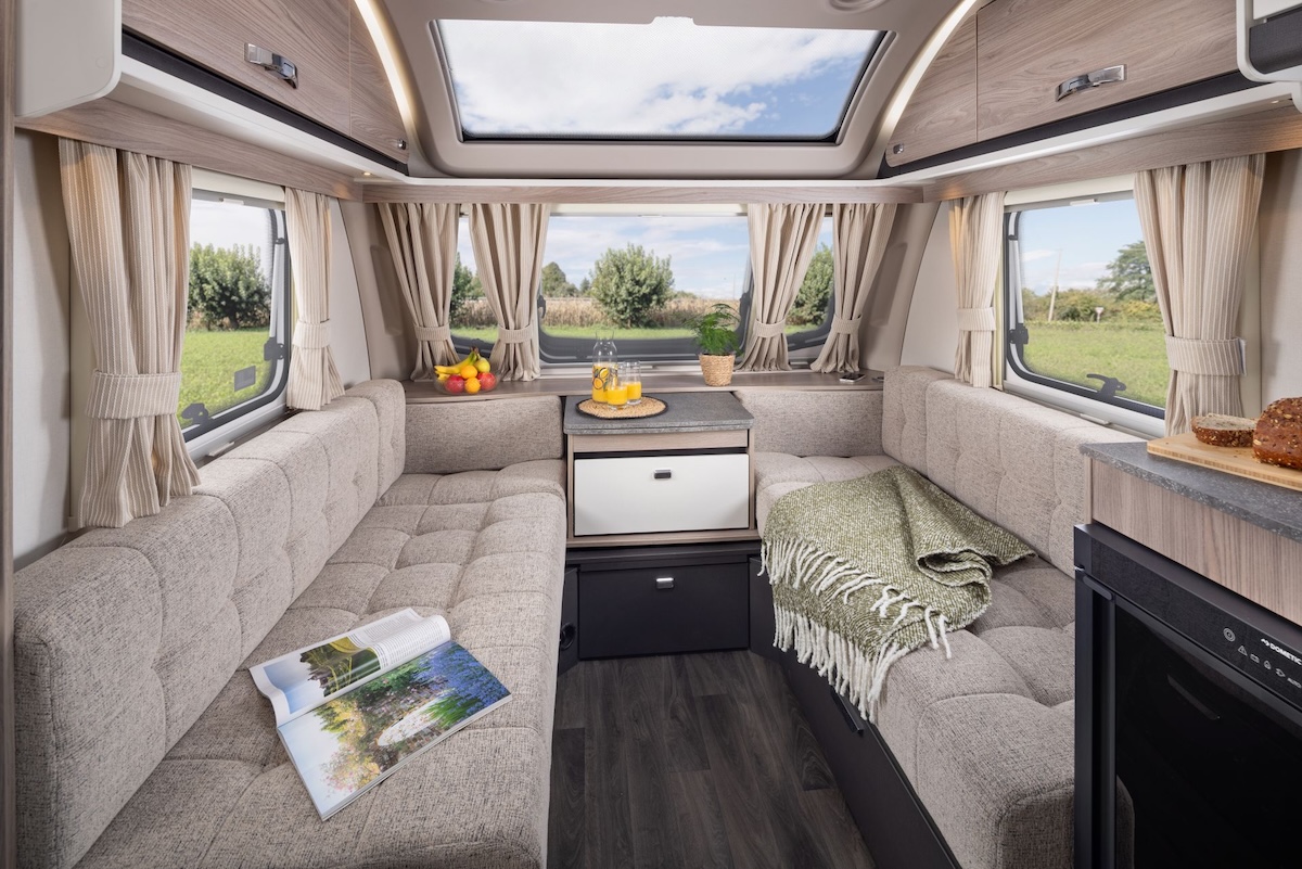 2026 Sprite Major 4EB Front Lounge