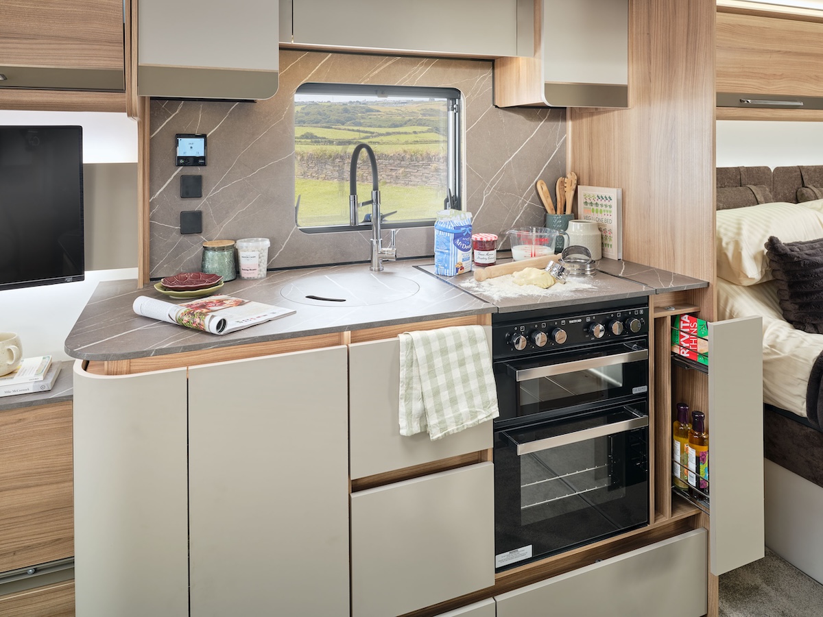 2026 Alicanto Grande Alvor Kitchen Caption