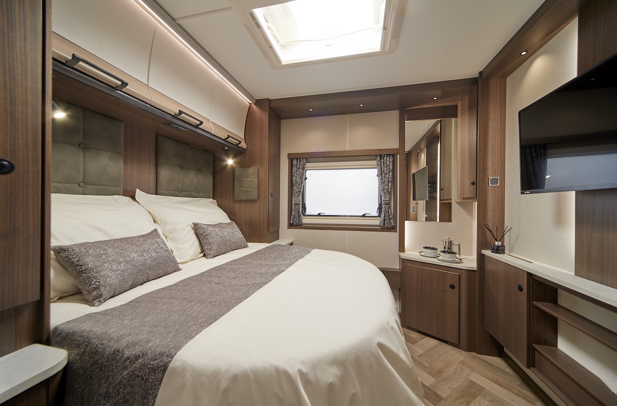 2026 Coachman Laser 855 Island Bed