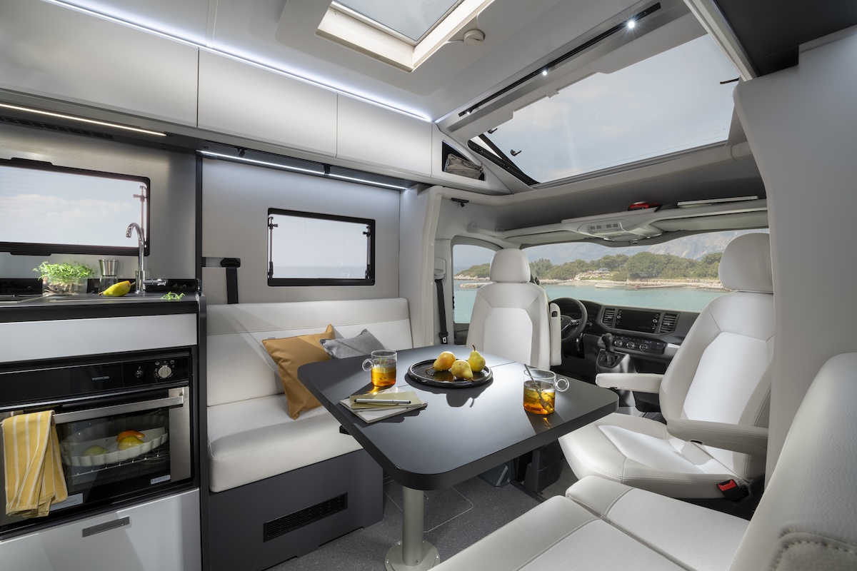 2026 Compact Max Front Dining Lounge Alpine White