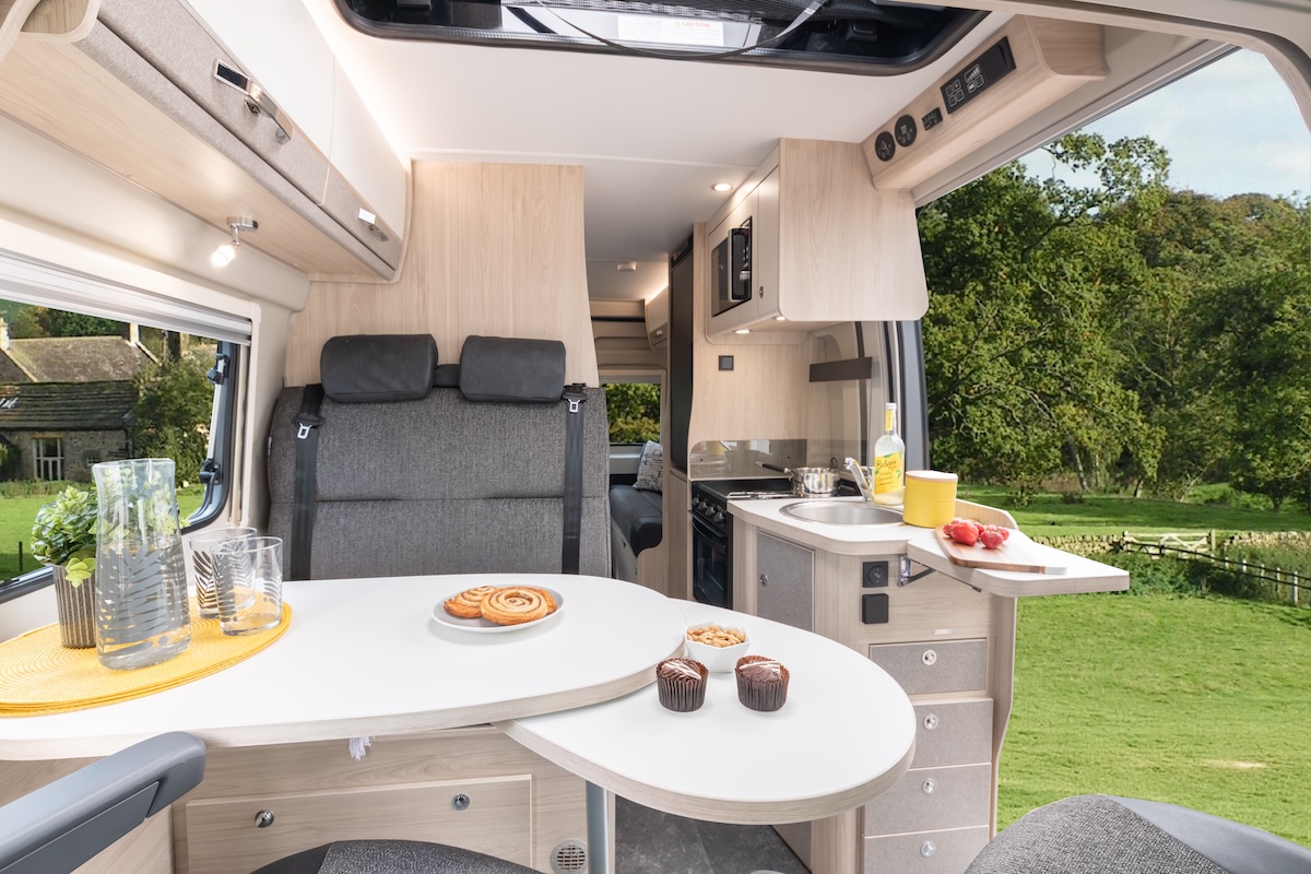 2026 Elddis Autoquest Apex Cv Dining Space Side Door