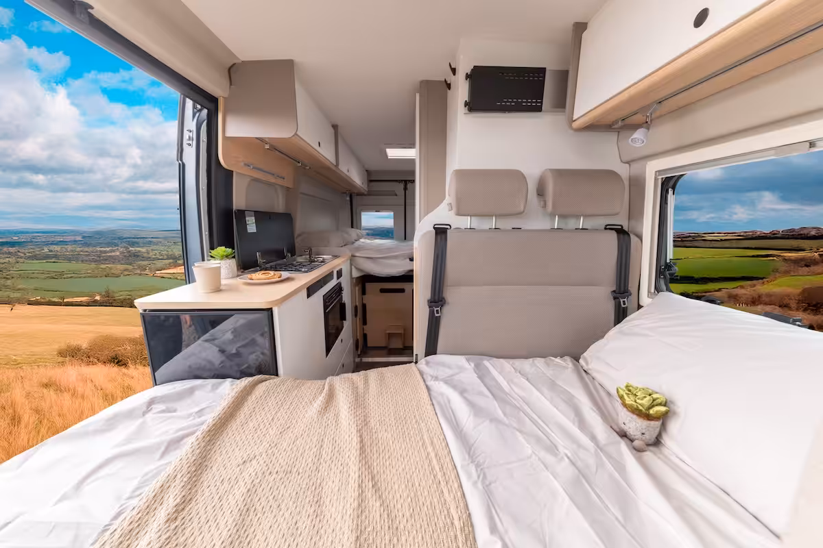 2026 Elddis Whirlwind Gtv Bed Kitchen