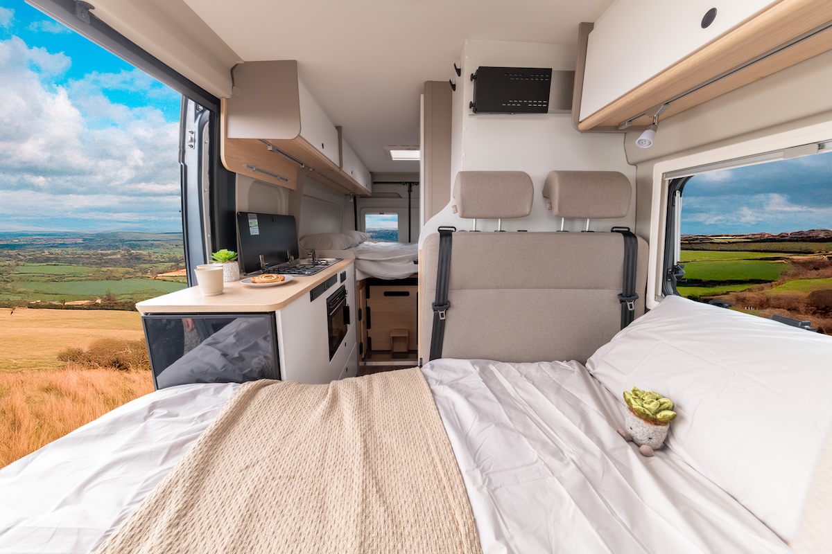 2026 Elddis Whirlwind Gtv Bed Kitchen