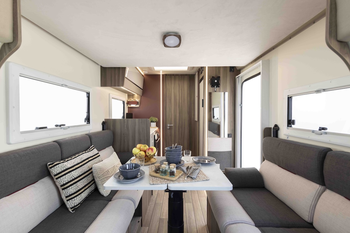 2026 Roller Team Kronos Compact 590 Front Dining Lounge