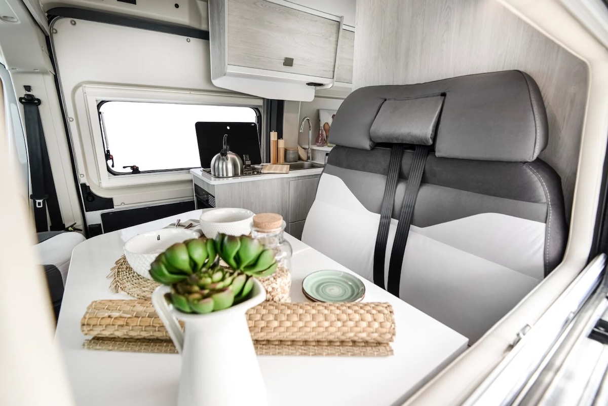 2026 Roller Team Livingstone 2 Dining Lounge Caption