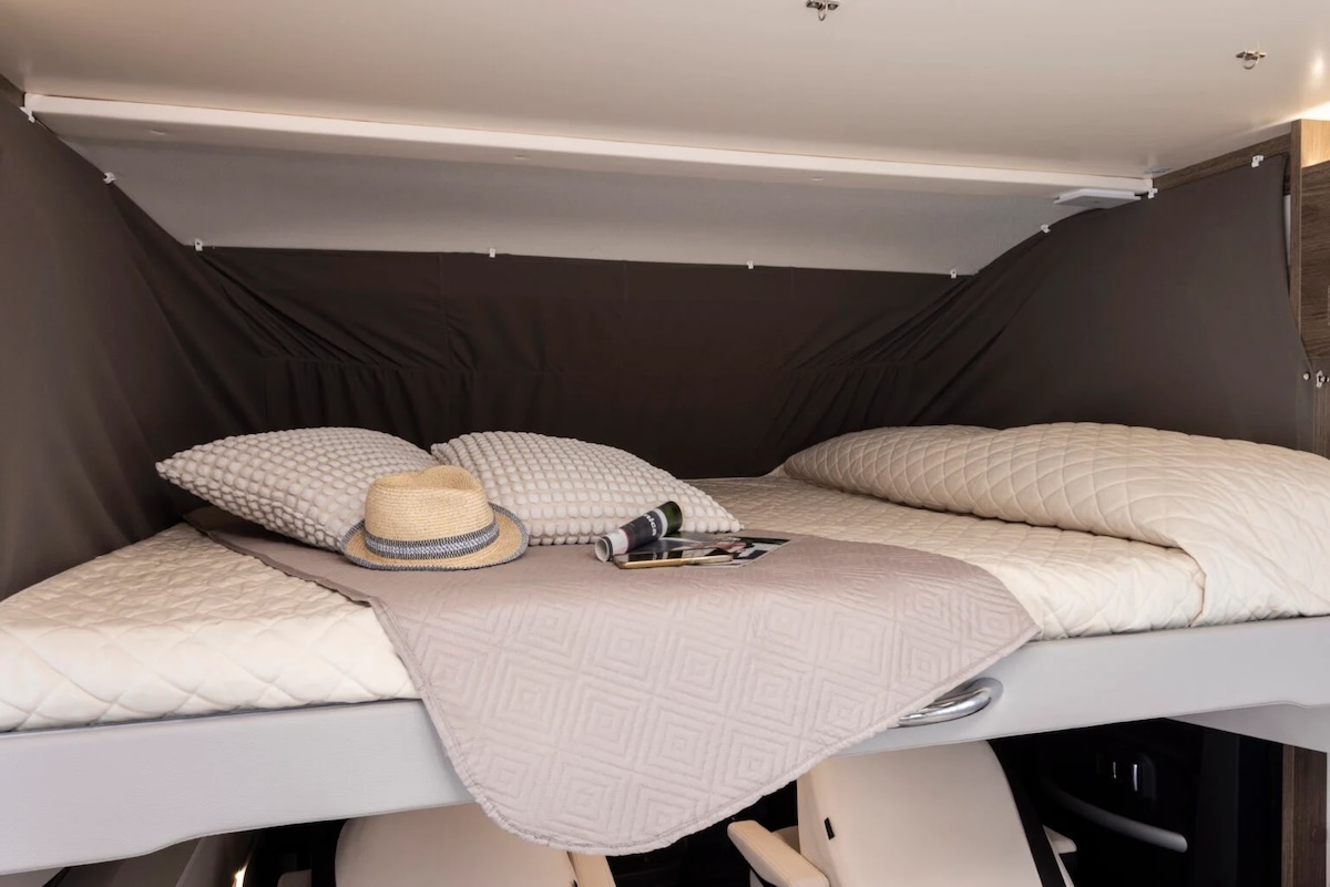 2026 Roller Team Pegaso 590 Dropdown Bed