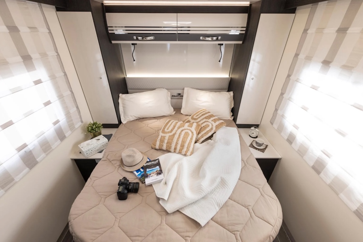 2026 Roller Team Zefiro 696 Island Double Bed Caption