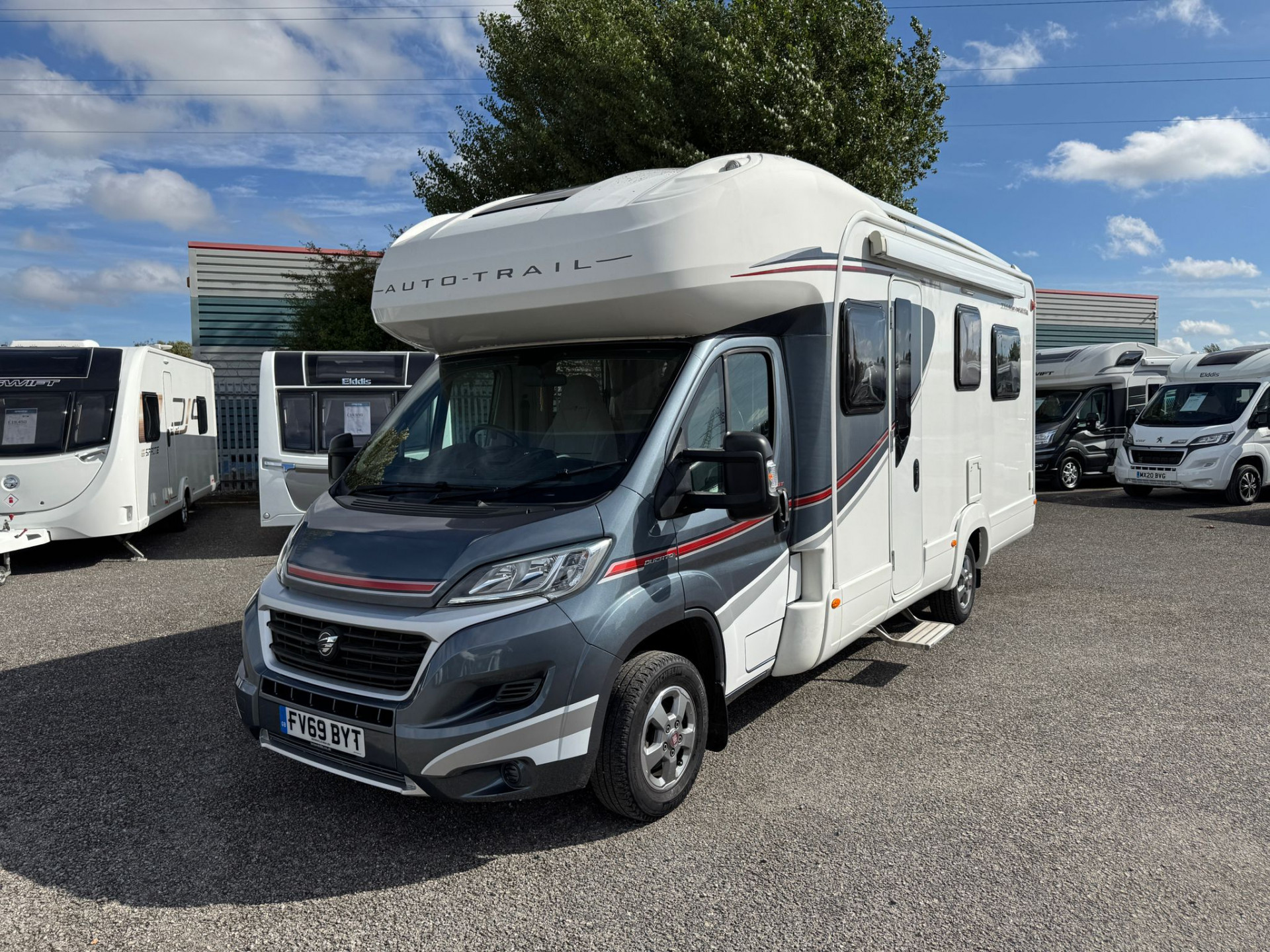 21724 21724 Auto Trail Imala 734 27