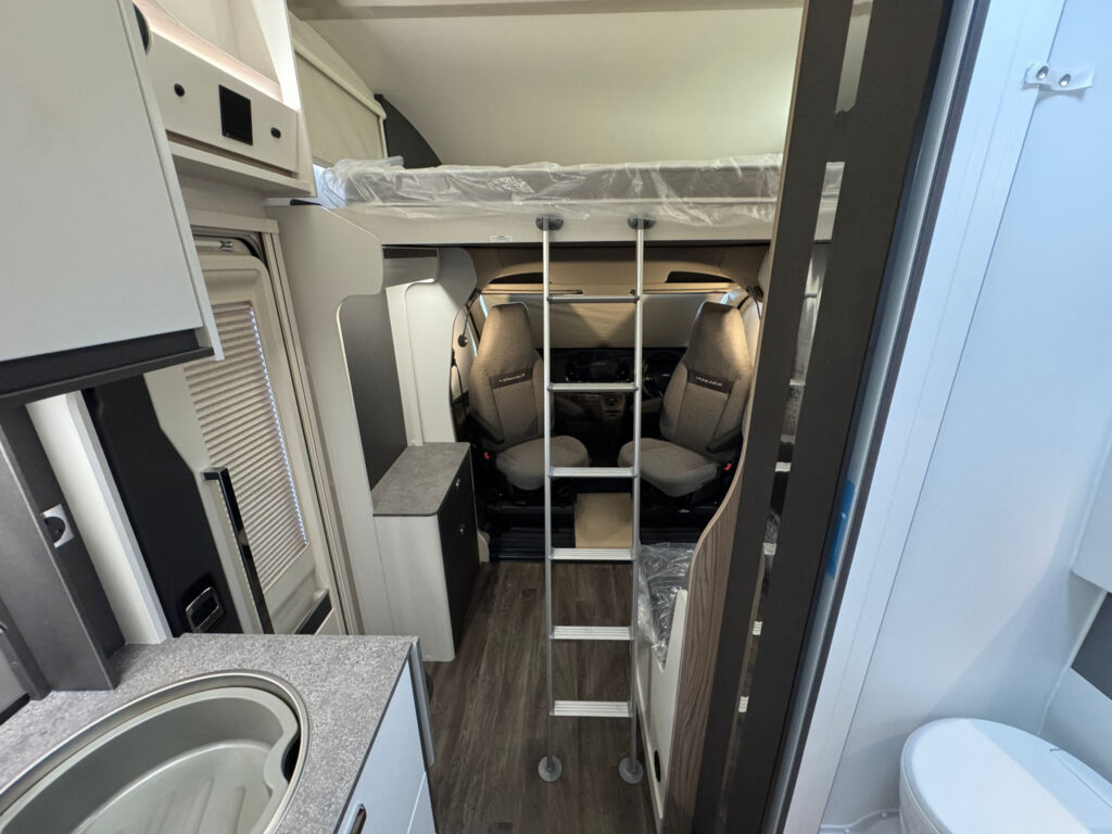 22259 22259 Voyager 494 2