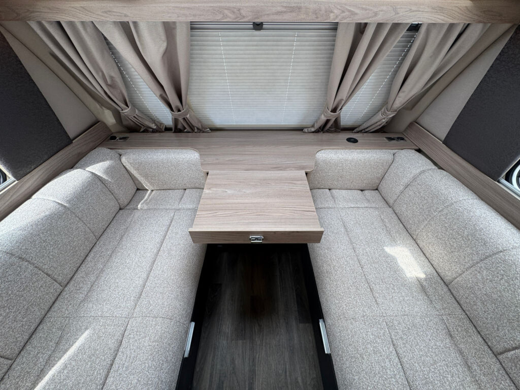 22281 1c79917b 4cce 44d6 A562 C49cbaf96854