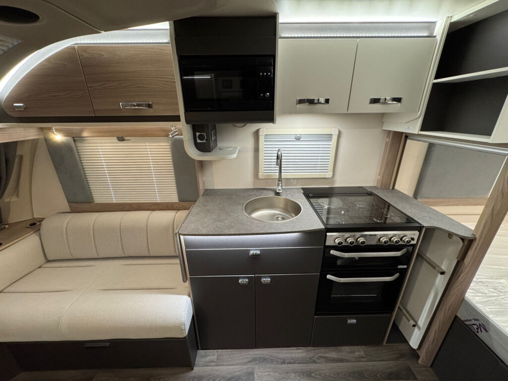 22284 26149bda 46dd 45e6 9fb0 Edf57914f46f