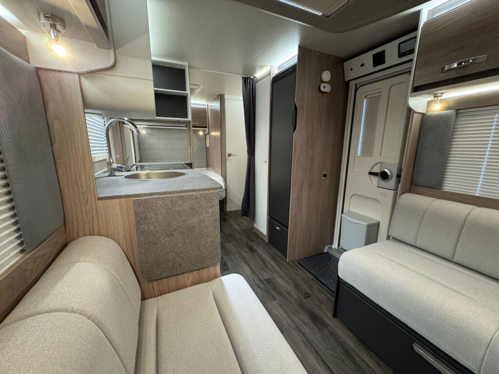 22318 C525f00c 177c 40ad A28a 438c1b18c254