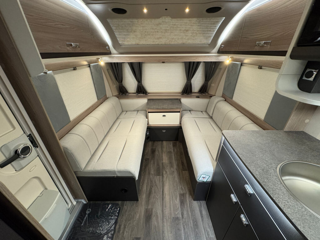 22358 D61625a7 0b2e 4681 B2f7 9324d31ed980