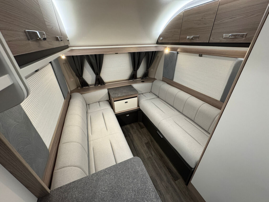 22359 4ad2d959 7637 4c36 92dd D48fa57faad2