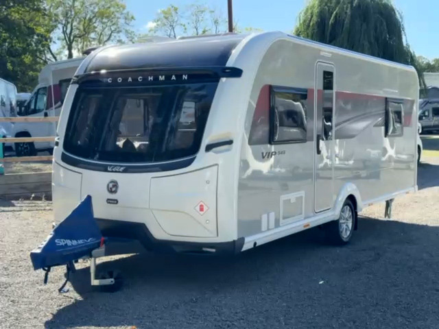 22557 Idhu537900 00 00 06still001