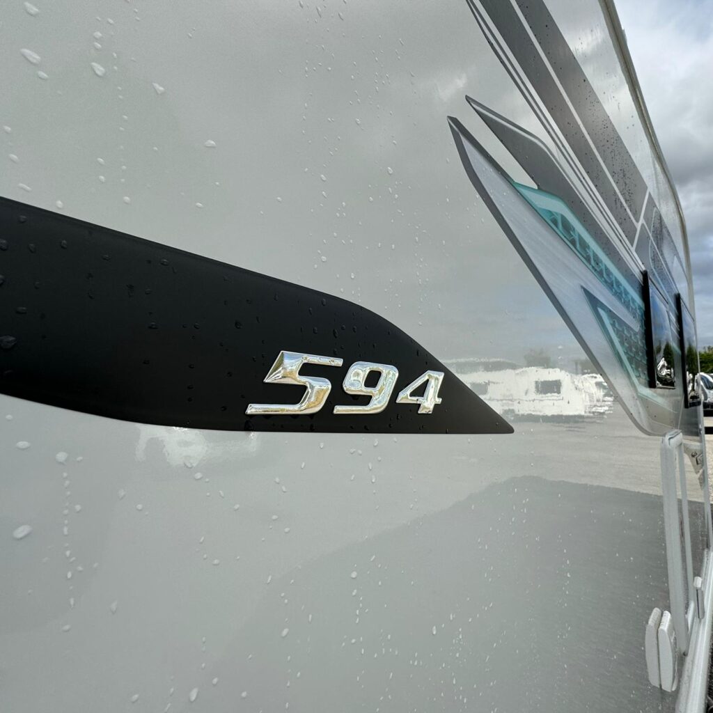 2d1ec3fd Aa77 4a1a 9abe 3c9a21072416