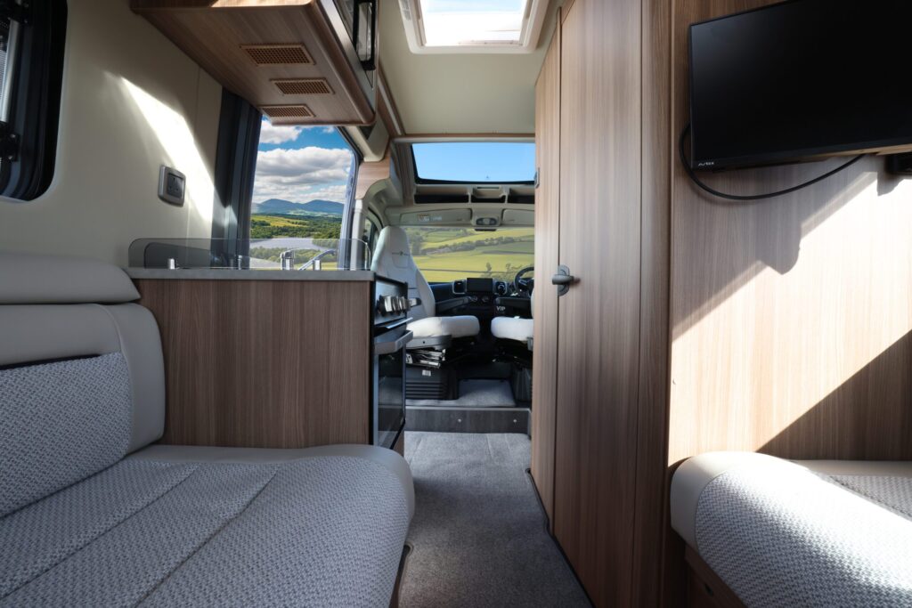 V Line 540 Se Interior 5 Scaled 1