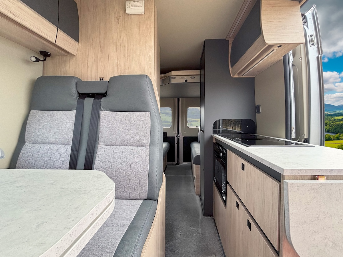 2026 Auto Trail Expedition 67 Flex Front Lounge